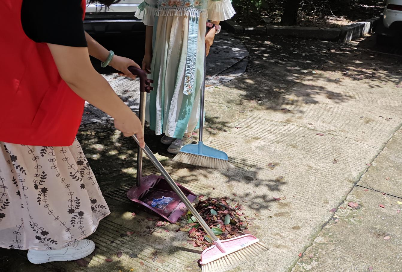 爱护环境，打造清洁和谐的家园